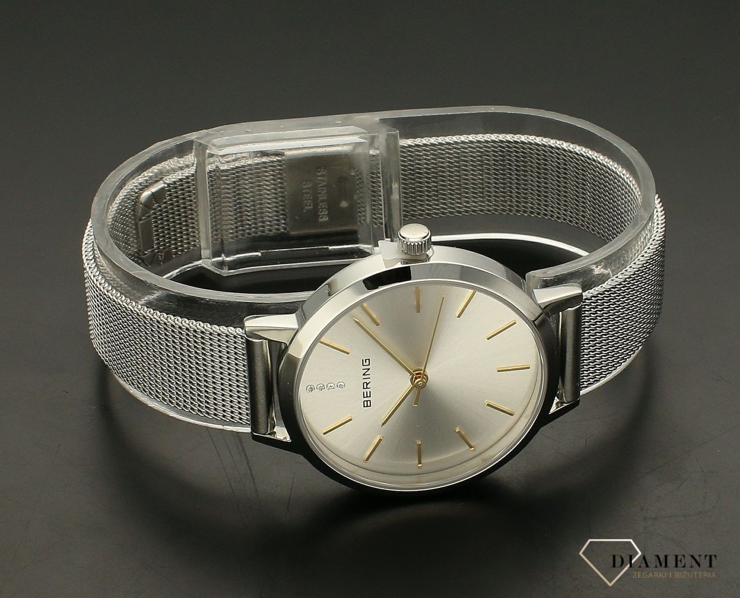 Zegarek damski na bransolecie Bering ze złota wskazówką 13434-001. Zegarek w srebrnym kolorze. Zegarek damski na bransolecie. Zegarek damski Bering. Zegarek damski idealny na prezent. Zeg.jpg