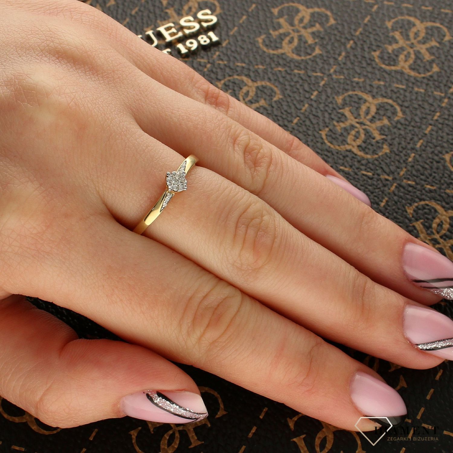 Złoty pierścionek z Diamentami  Blask Kamieni Szlachetnych  585 14217TPI.jpg