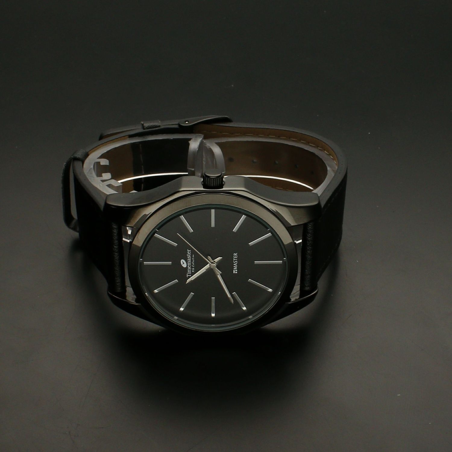 Zegarek męski na skórzanym pasku TIMEMASTER 144-8. Czarny skórzany pasek z czarna sprzączką. Tarcza w czarnym kolorze ze srebrny (3).jpg