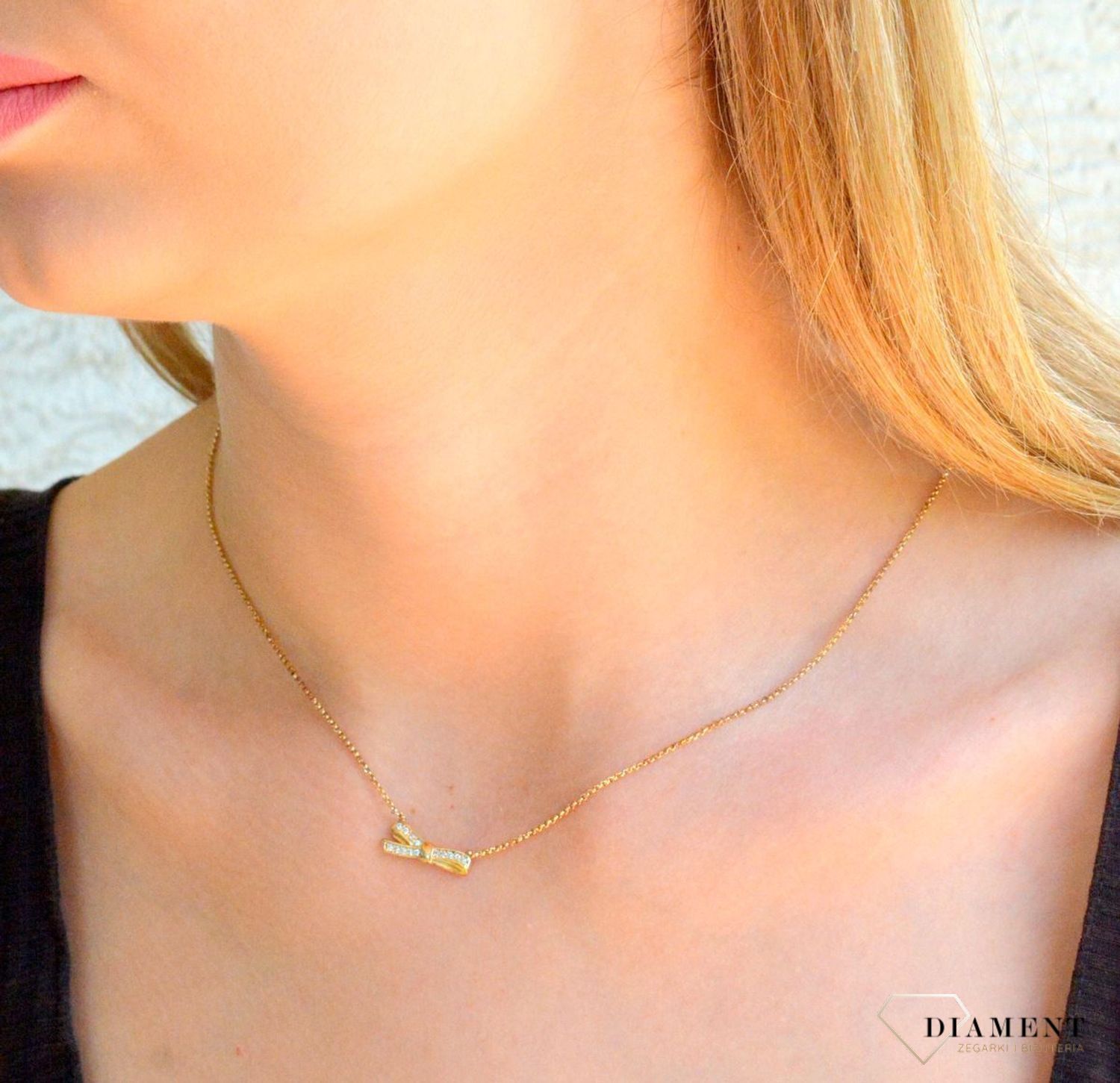 Naszyjnik srebrny kokardka MyCherie pokryty złotem 146304 012.jpg