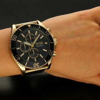 Zegarek męski na bransolecie Boss Ocean Edition Chrono 1513703 to czarno-złoty model modnego zegarka.  (5).jpg