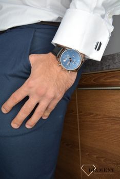 Zegarek męski Hugo Boss Skymaster 1513783 to najmodniejszy zegarek na czarnym, wytrzymałym pasku z kopertą o barwie różowego złota. Zegarek dla prawdziwego faceta z niebieska tarczą (3).JPG