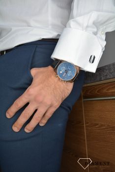 Zegarek męski Hugo Boss Skymaster 1513783 to najmodniejszy zegarek na czarnym, wytrzymałym pasku z kopertą o barwie różowego złota. Zegarek dla prawdziwego faceta z niebieska tarczą (5).JPG