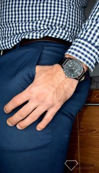 Zegarek męski Hugo Boss Distinction 1513794 'Klasyczny BOSS' to zegarek do garnituru na skórzanym, czarnym pasku, najmodniejszy zegarek na zawsze. Zegarek elegancki o modnym look'u. Propozycja dedykowana miłośnikom n (5).JPG