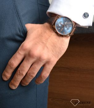 Zegarek męski Hugo Boss 1513804 Associate na brązowym pasku to zegarek z kolekcji Hugo Boss. Zegarek w odcieniu miedzi z prostymi indeskami w różowym złocie. Propozycja dedykowana miłośnikom nowoczesnego wzornictwa ( (4).JPG