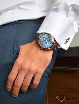 Zegarek męski Hugo Boss Champion Chrono 1513817 to najmodniejszy zegarek na brązowym, wytrzymałym pasku z kopertą o barwie różowego złota. Zegarek dla prawdziwego faceta z niebieska tarczą i prostymi indeksami (1).JPG