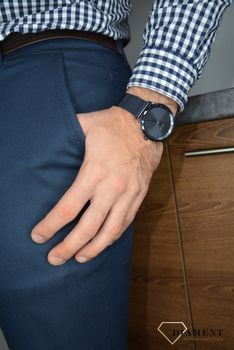 Zegarek męski Hugo Boss 1513827 'Ciemny granat' to zegarek do garnituru na stalowej, niebieskiej bransolecie typu mesh z japońskim mechanizmem. Zegarek elegancki o modnym look'u (2).JPG