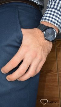 Zegarek męski Hugo Boss 1513827 'Ciemny granat' to zegarek do garnituru na stalowej, niebieskiej bransolecie typu mesh z japońskim mechanizmem. Zegarek elegancki o modnym look'u (3).JPG