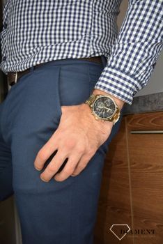 Zegarek męski Hugo Boss Champion 'Złoty BOSS' 1513848 to zegarek na stalowej, pozłacanej bransolecie z japońskim mechanizmem. Zegarek złoty z czarną tarczą i prostymi indeksami (1).JPG