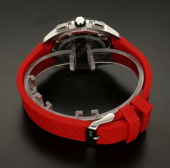 Zegarek męski na pasku Hugo Boss Volane 1513959 to najmodniejszy zegarek na czerwonym, wytrzymałym pasku. Zegarek dla prawdziwego faceta z czarną tarczą i oraz logiem Hugo Boss. Wymarzony prezent (1).jpg