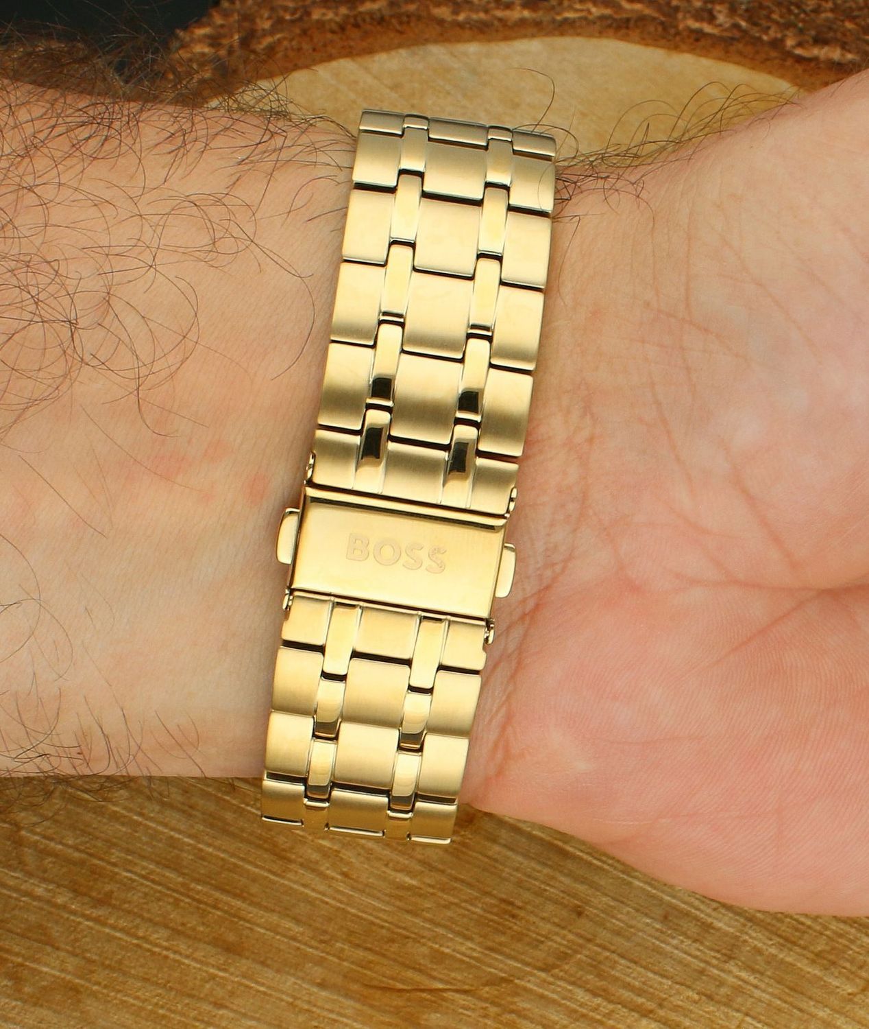 1514152 Zegarek Męski Hugo Boss Skytraveller 1514152 – Złoty Chronograf z Czarną Tarczą.jpg