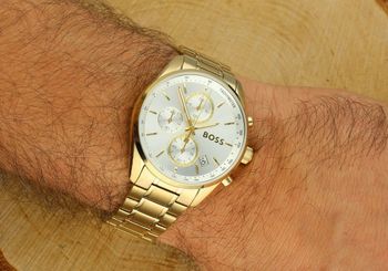 Męski zegarek Boss 1514261 – złota koperta PVD, srebrna tarcza, chronograf i tachometr. Wodoszczelność 50 m, stalowa bransoleta, precyzyjny mechanizm kwarcowy.4.jpg