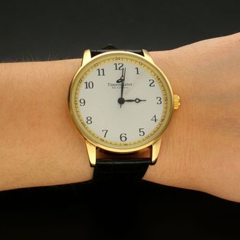 Zegarek męski na skórzanym pasku TIMEMASTER 154-11G. Pasek skórzany czarny do zegarka męskiego ze złotą kopertą. Tarcza z czarny (1).jpg