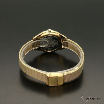 Zegarek damski w złotej kolorystyce to idealny prezent dla kobiety, lubiącej klasyczne dodatki w postaci zegarka na ręku. Zegarek damski na stalowej bransolecie (5).jpg