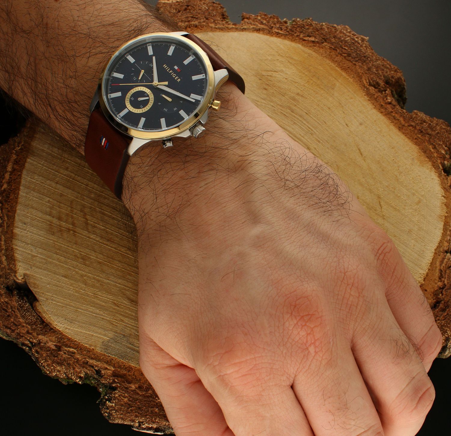 Zegarek męski Tommy Hilfiger Ryder na pasku 1710496. ✓Zegarki Tommy Hilfiger✓ Autoryzowany sklep✓ Kurier Gratis 24h✓ Gwarancja najniższej ceny✓ Zapraszamy!!! Zegarek męski markowy zegarek. Elegancki zegarek.webp