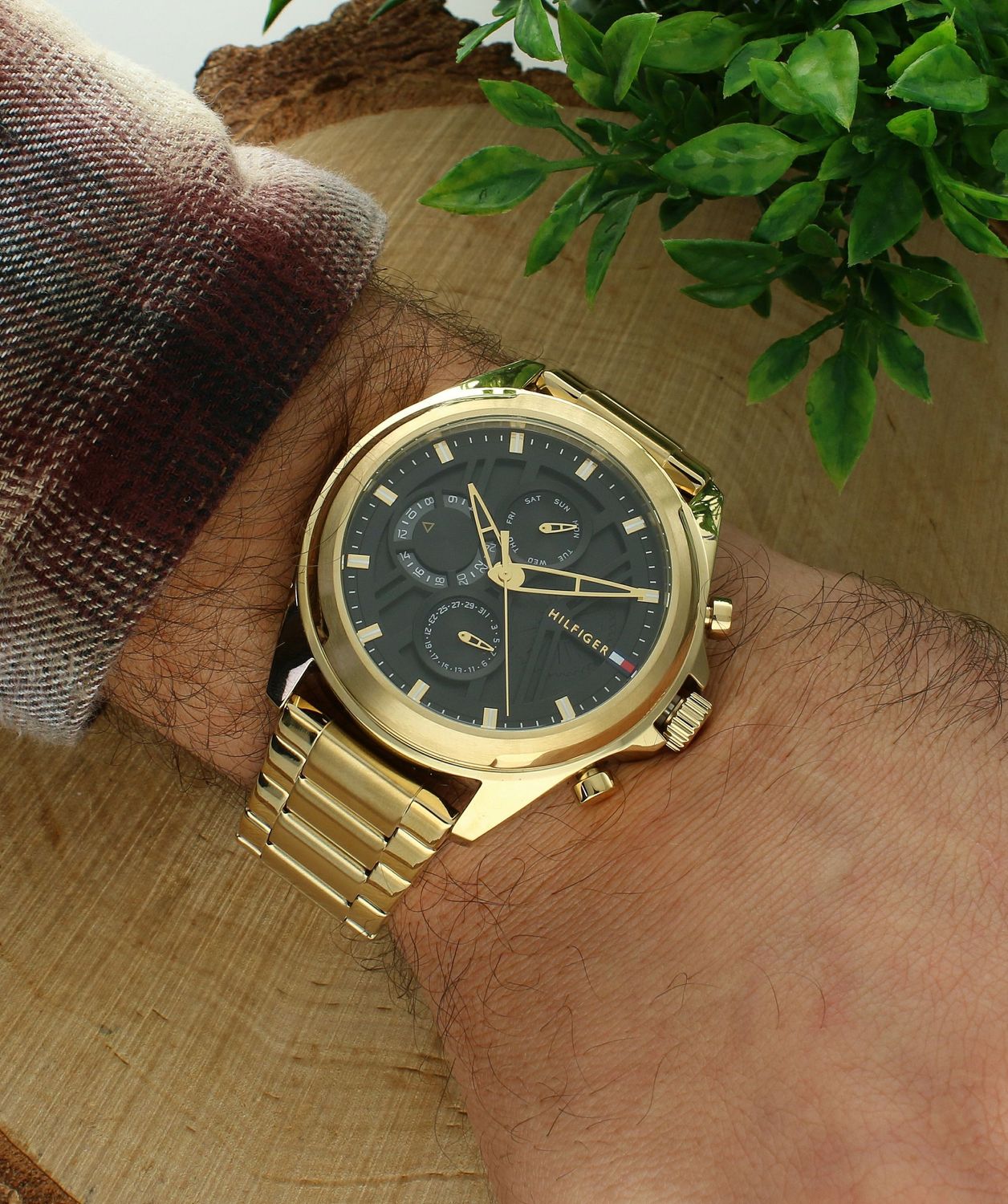 Zegarek TOMMY HILFIGER 1710658, o czasomierz który posiada kwarcowy mechanizm, zasilany za pomocą baterii. Dzięki temu jest bardzo dokładny. Wysokiej jakości stal chirurgiczna 316L użyta do wykonania koperty gwarantuje.jpg