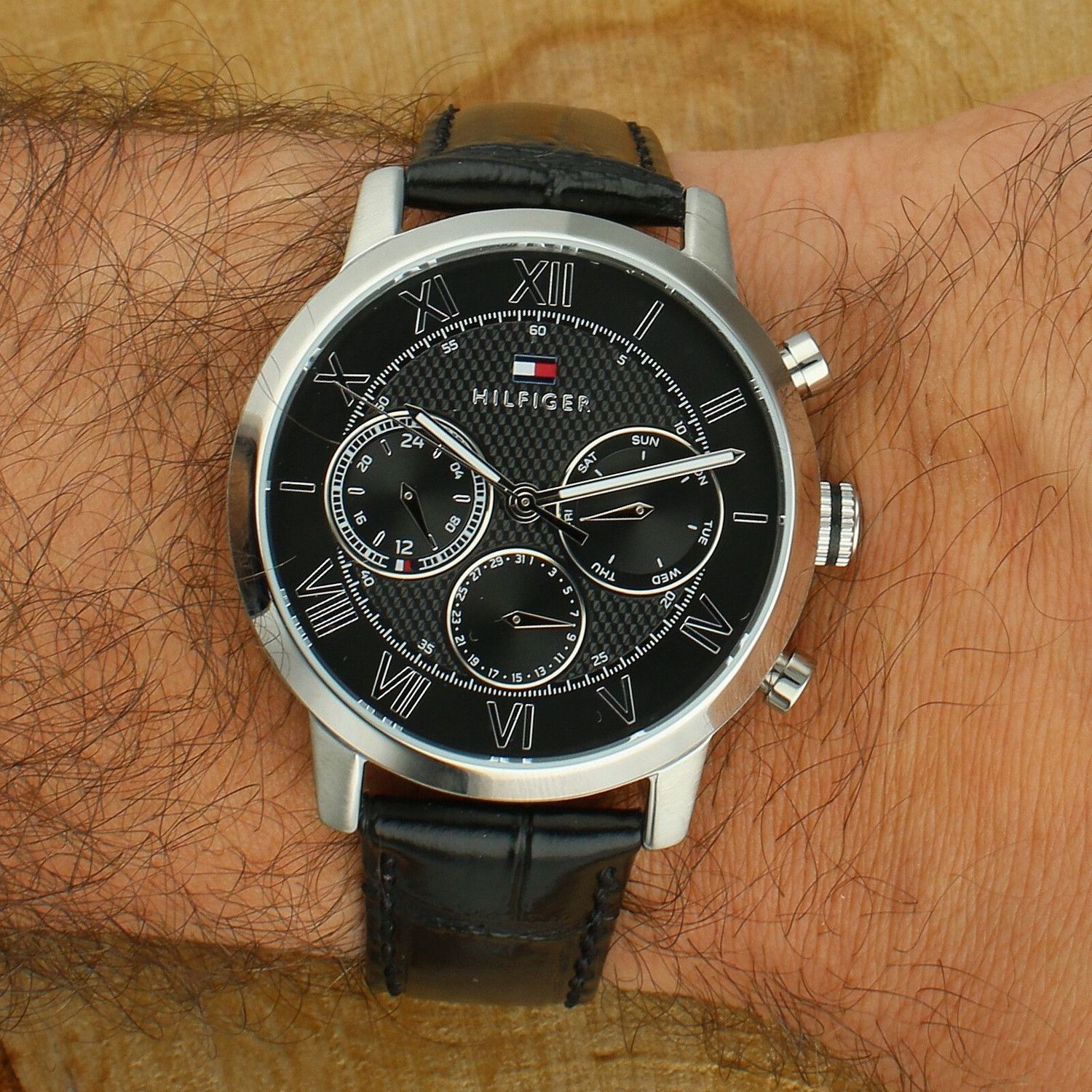 tommy-hilfiger-1710725-zegarek-meski-srebrna-koperta-czarny-pasek-skorzany.jpg