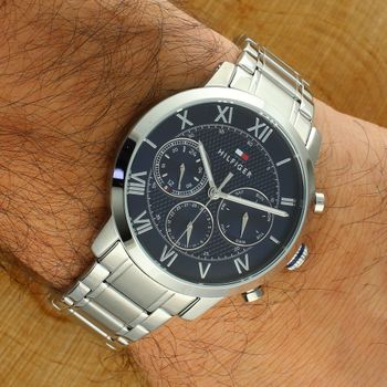 Zegarek męski Tommy Hilfiger Date 1710728  Srebrna stal i granatowa tarcza (2).jpg