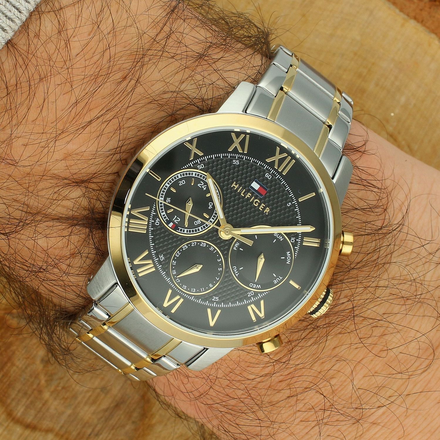 Zegarek męski Tommy Hilfiger Date 1710729.jpg