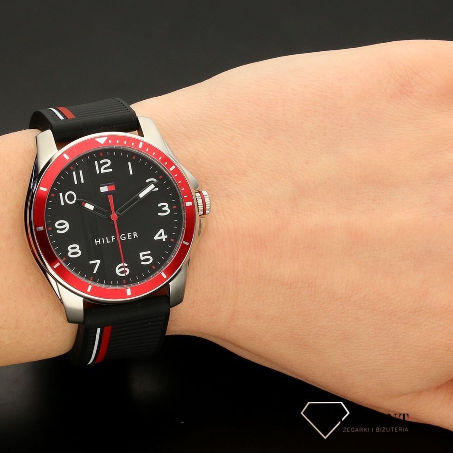 Zegarek dziecięcy Tommy Hilfiger.jpg