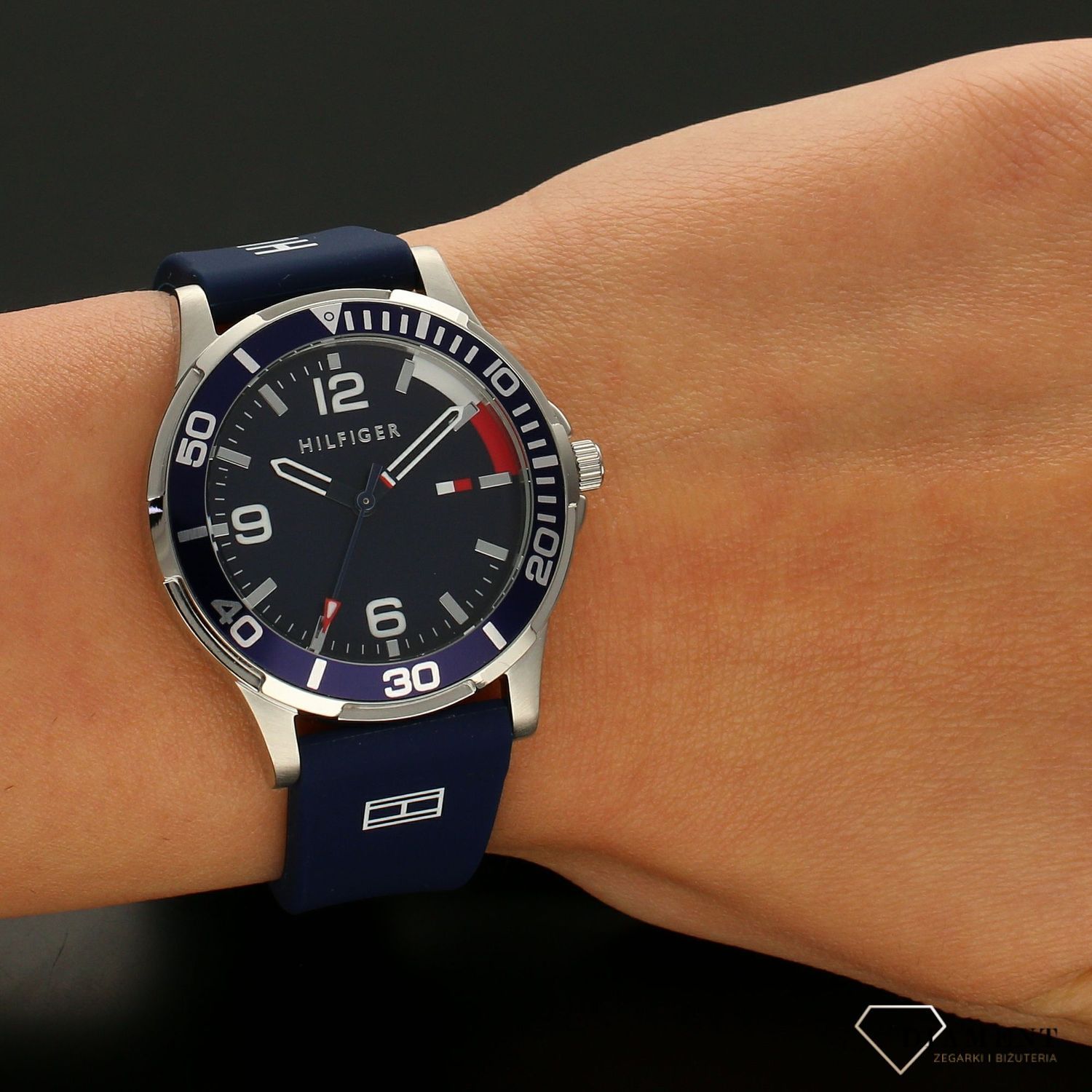 Zegarek dla chłopca Tommy Hilfiger Kids granatowy 1720016.webp