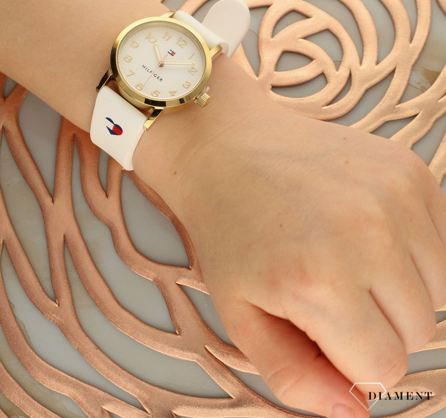 Zegarek dziecięcy Tommy Hilfiger Kids Biały 1720039bb (3).jpg