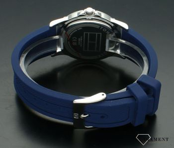 Zegarek dziecięcy Tommy Hilfiger Kids 1720040 granatowy pasek.  Zegarek dziecięcy Tommy Hilfiger. Zegarek na I Komunie Świętą. Zegarek posiada silikonowy pasek w niebieskim kolorze z logo. Idealny na prezent dla dzieci. Komunijny zeg (7).jpg