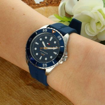 Zegarek chłopięcy Tommy Hilfiger 1720047 granatowy silikon 100m + grawer gratis  prezent na komunię blue.jpg