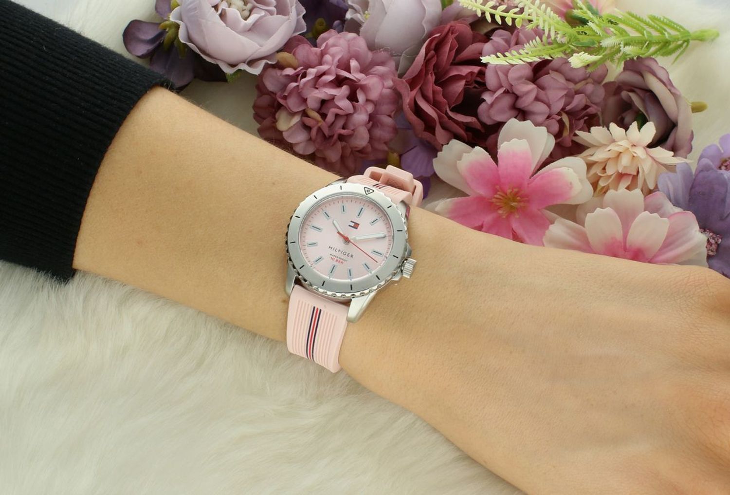 Zegarek dziewczęcy Tommy Hilfiger 1720052.jpg