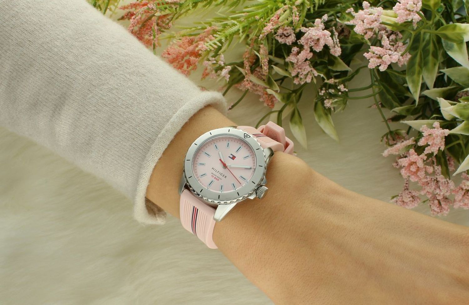 Zegarek dziewczęcy Tommy Hilfiger 1720052.jpg