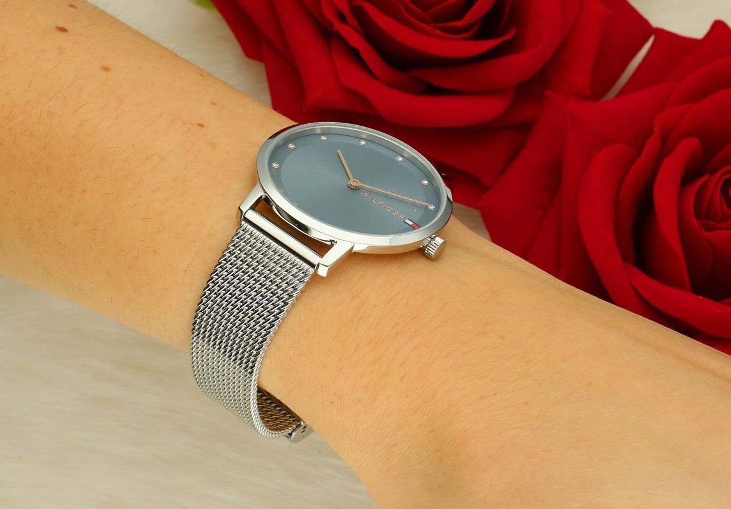 Elegancki zegarek damski TOMMY HILFIGER Pippa 1782149 z mechanizmem kwarcowym. Koperta i bransoleta mesh ze stali szlachetnej, szkło mineralne, średnica 35 mm, grubość 6 mm, 1.jpg