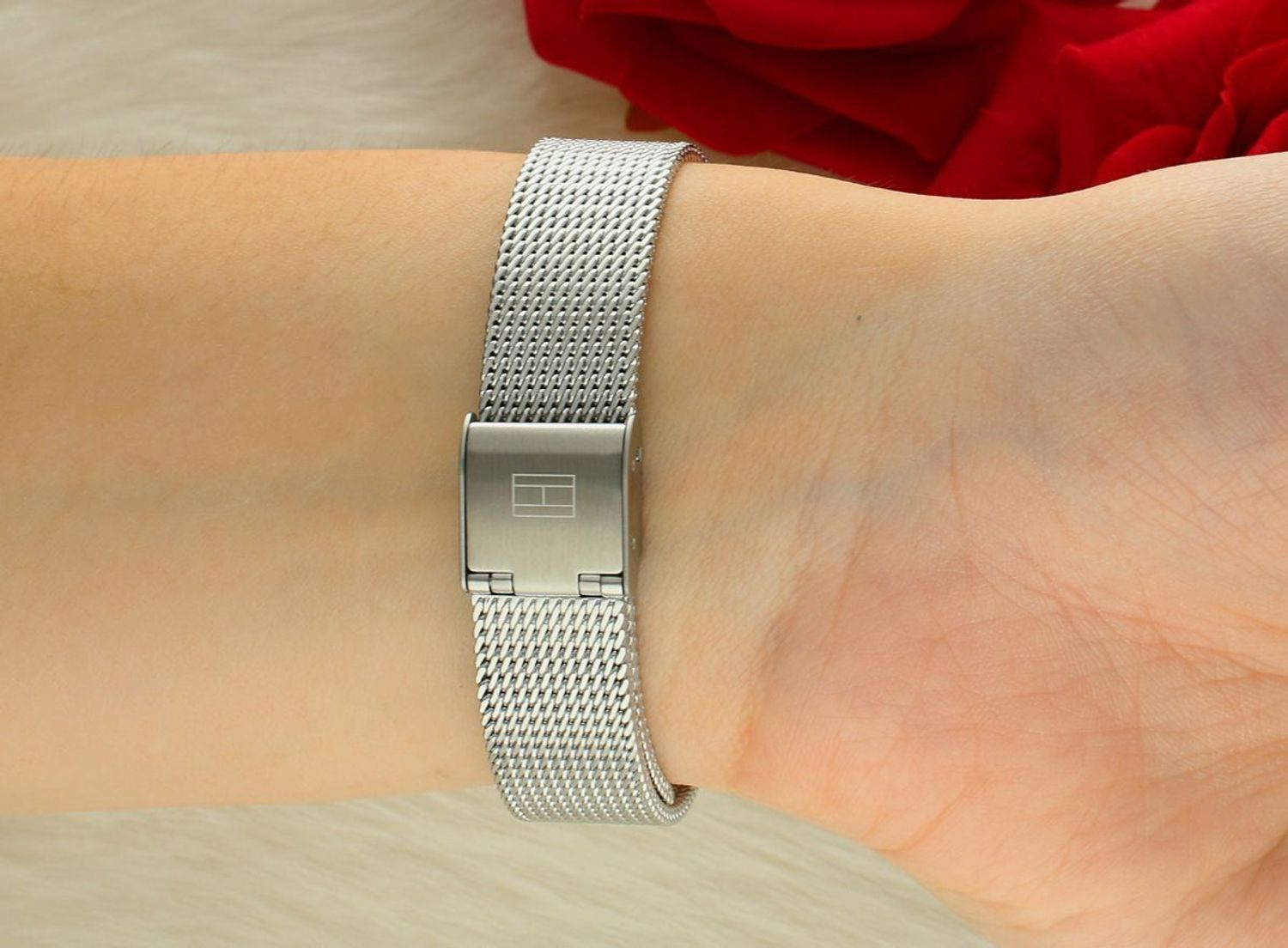 Elegancki zegarek damski TOMMY HILFIGER Pippa 1782149 z mechanizmem kwarcowym. Koperta i bransoleta mesh ze stali szlachetnej, szkło mineralne, średnica 35 mm, grubość 6 mm, 1.jpg