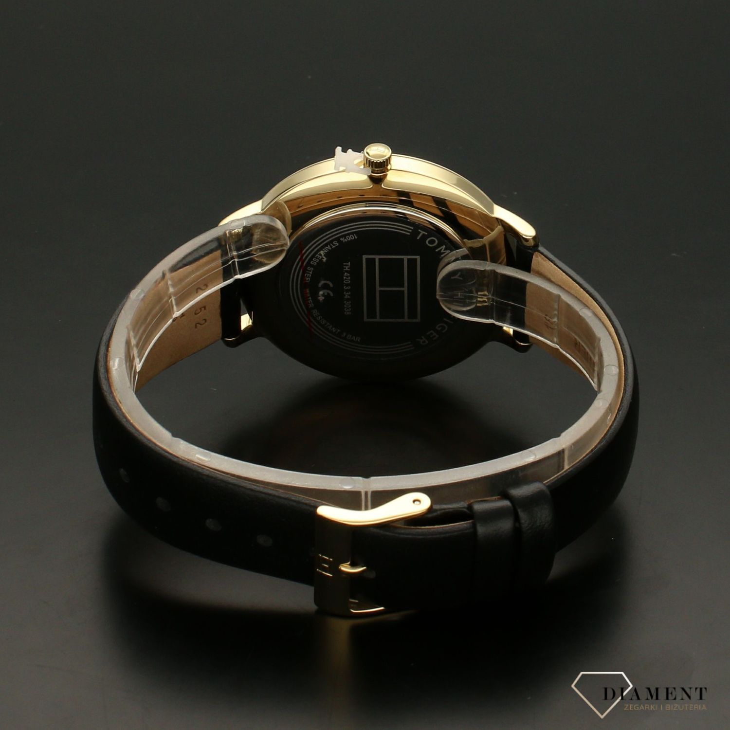 Zegarek damski na czarnym pasku skórzanym Tommy Hilfiger z kolekcji Liza 1782379 z pozłacaną kopertą i logo TH.jpg