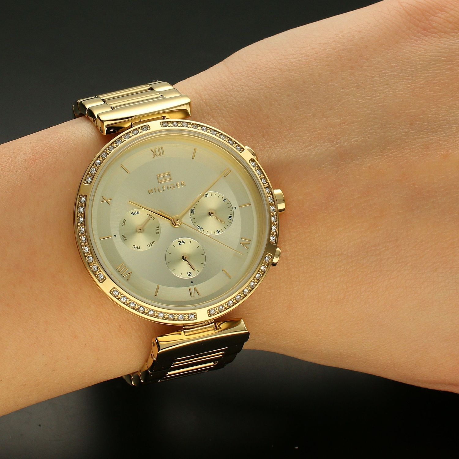 Zegarek damski złoty na bransolecie ze złotą tarczą Tommy Hilfiger Luna 1782392  to piękny, modny zegarek dla kobiety (1).jpg