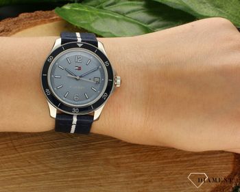 Zegarek damski Tommy Hilfiger Brooke 1782511. Damski zegarek Tommy Hilfiger. Zegarek na parcianym pasku. Damski zegarek idealny na prezent.  (1).jpg
