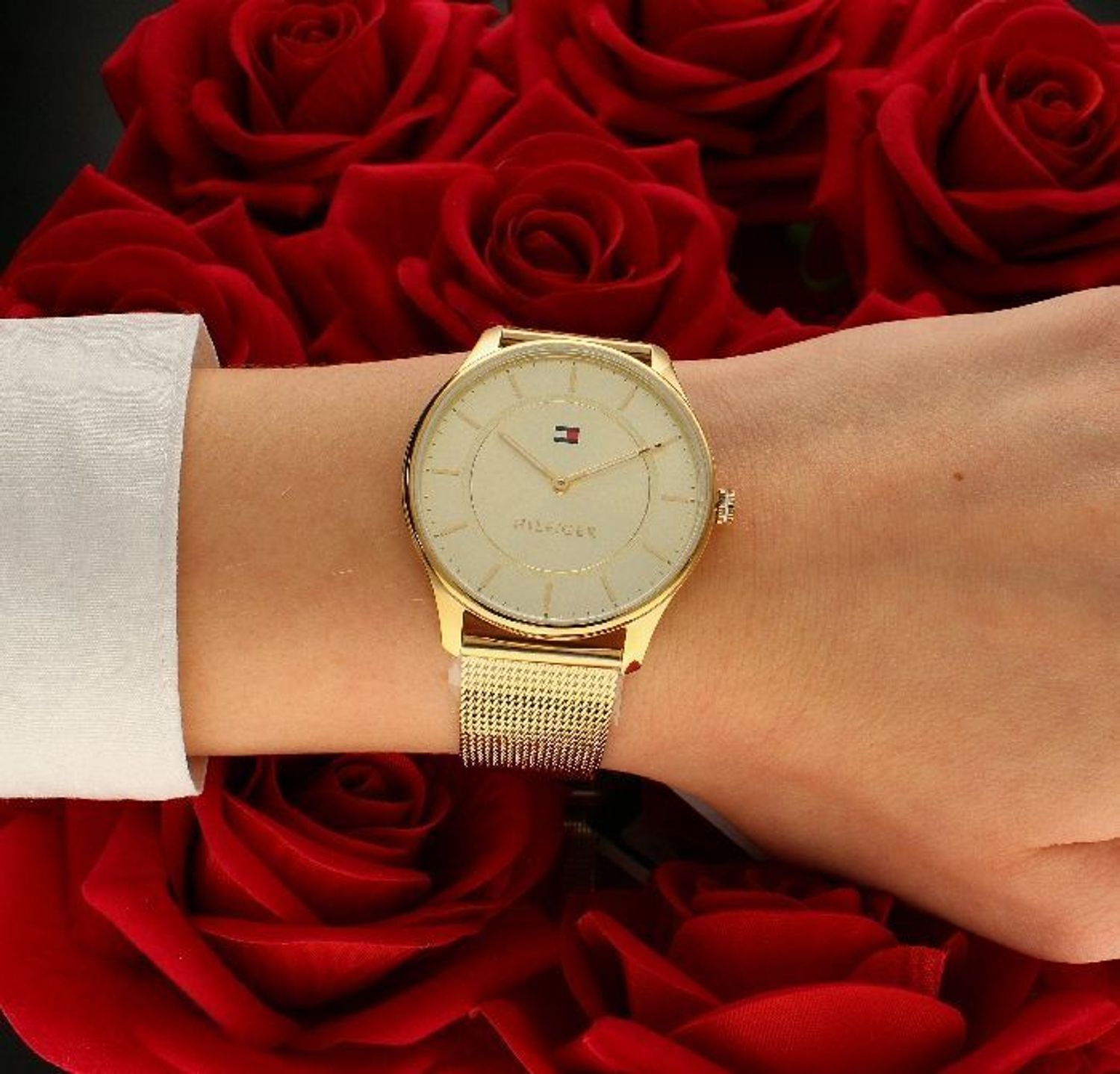 Zegarek damski Tommy Hilfiger Jessie 1782531 Zegarki Tommy Hilfiger✓ Autoryzowany sklep✓ Kurier Gratis 24h✓ Gwarancja najniższej ceny✓ Zapraszamy!!! Zegarek damski markowy zegarek ze złotą tarczą na walentynki.webp