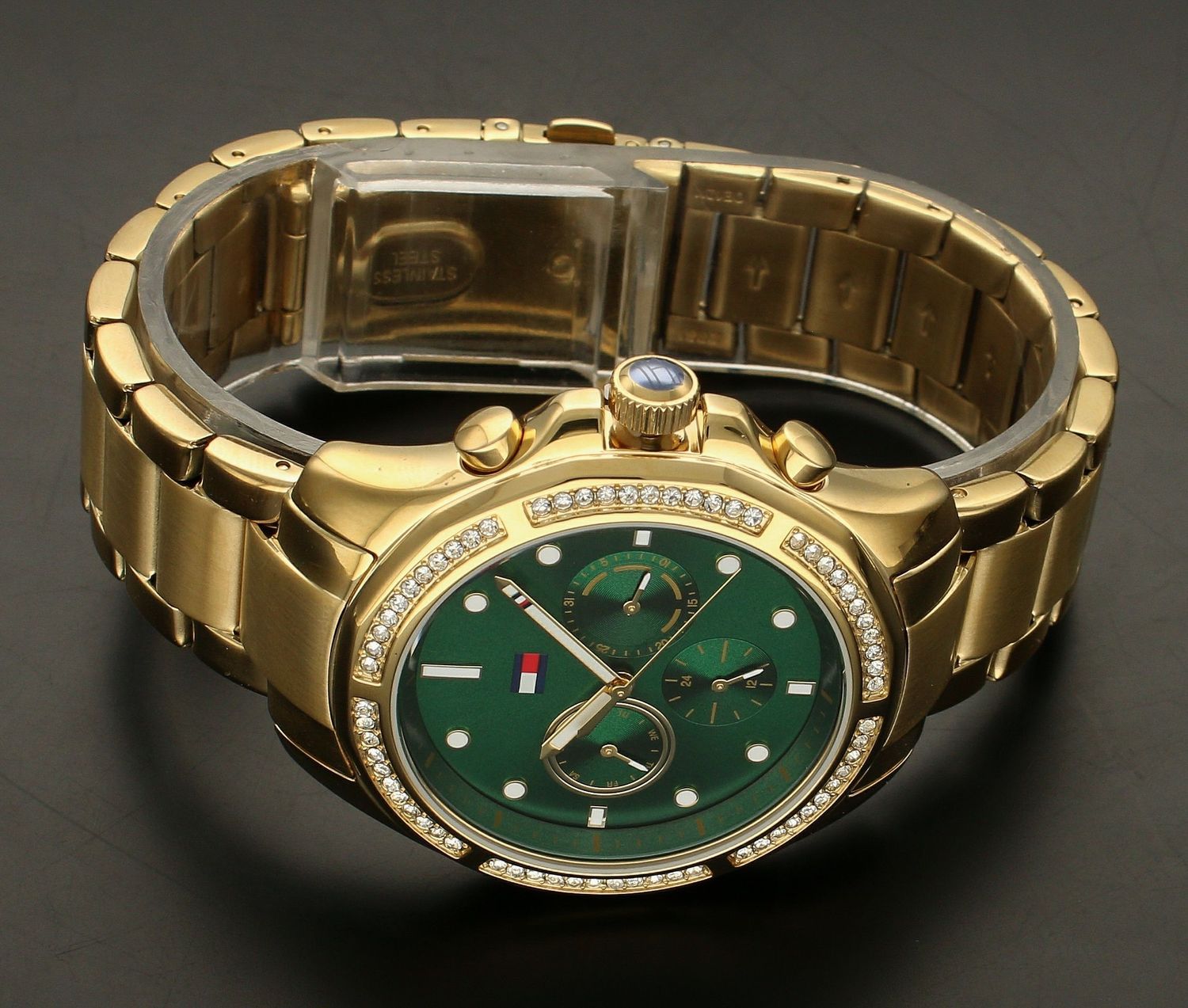 Złoty damski zegarek TOMMY HILFIGER 1782614 z zieloną tarczą i cyrkoniamid (2).jpg