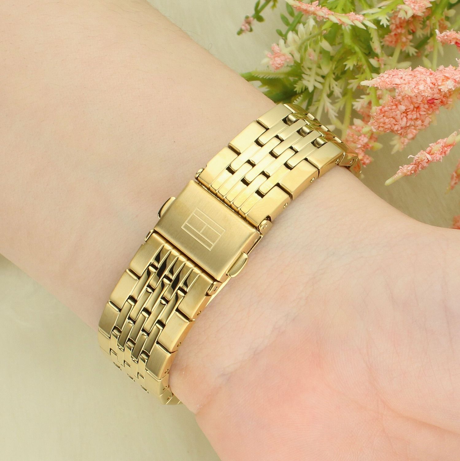 Zegarek damski Tommy Hilfiger Sophia 1782697 - złoty na bransolecie zegarek fashion.jpg