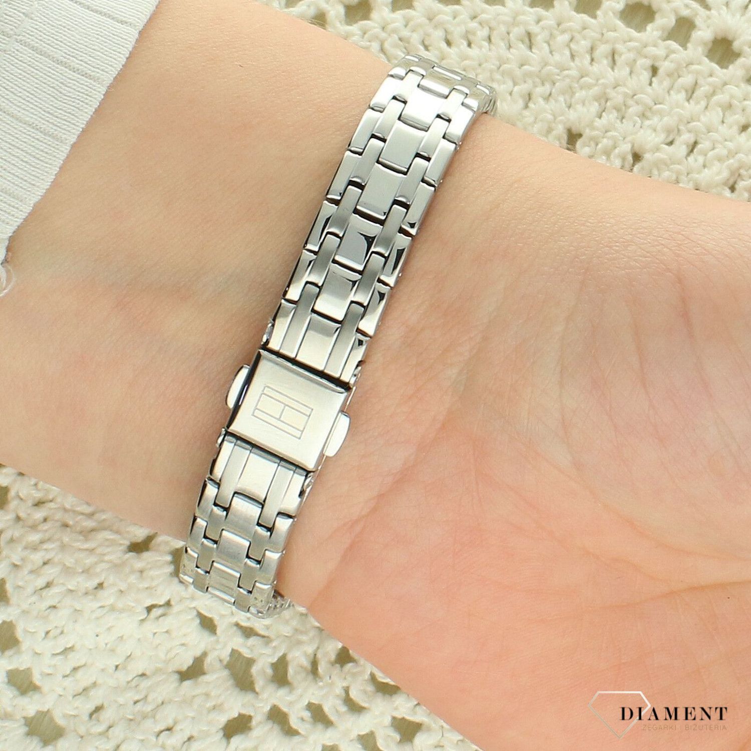 tommy-hilfiger-1782889 -damski-zegarek-srebrny-stalowy.jpg