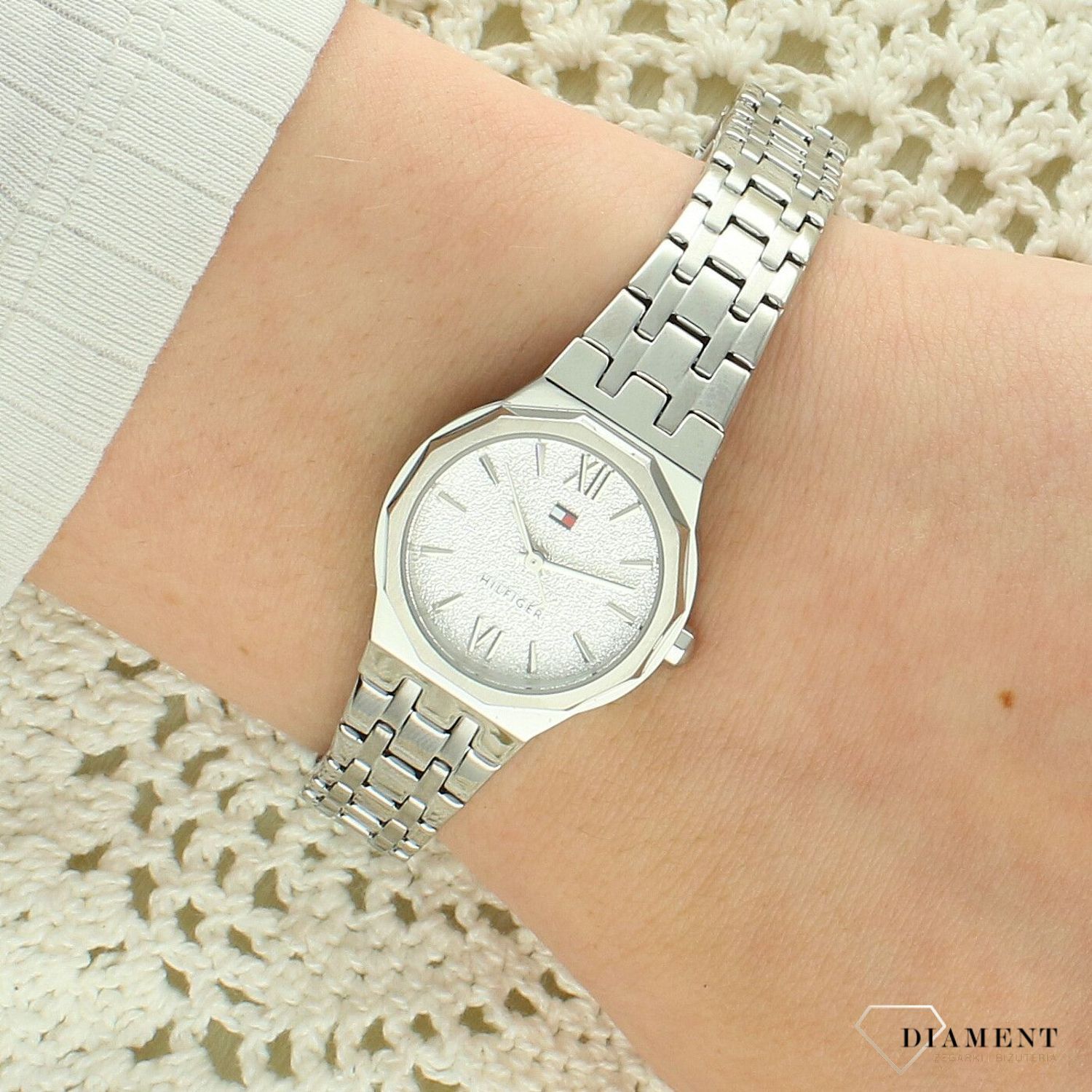tommy-hilfiger-1782889 -damski-zegarek-srebrny-stalowy.jpg