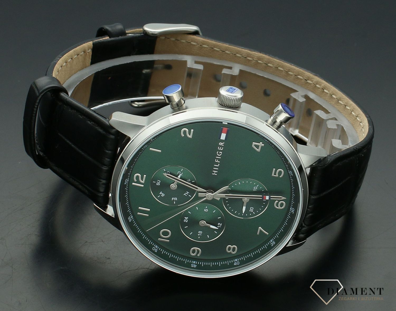 Zegarek męski Tommy Hilfiger Leonard 1791985. Męski zegarek na pasku Tommy Hilfiger. Zegarek męski Tommy Hilfiger z zieloną tarcza. Zegarek modowy na pasku. Zegarek męski Tommy Hilfiger idealny na prezent.  ( (3).jpg