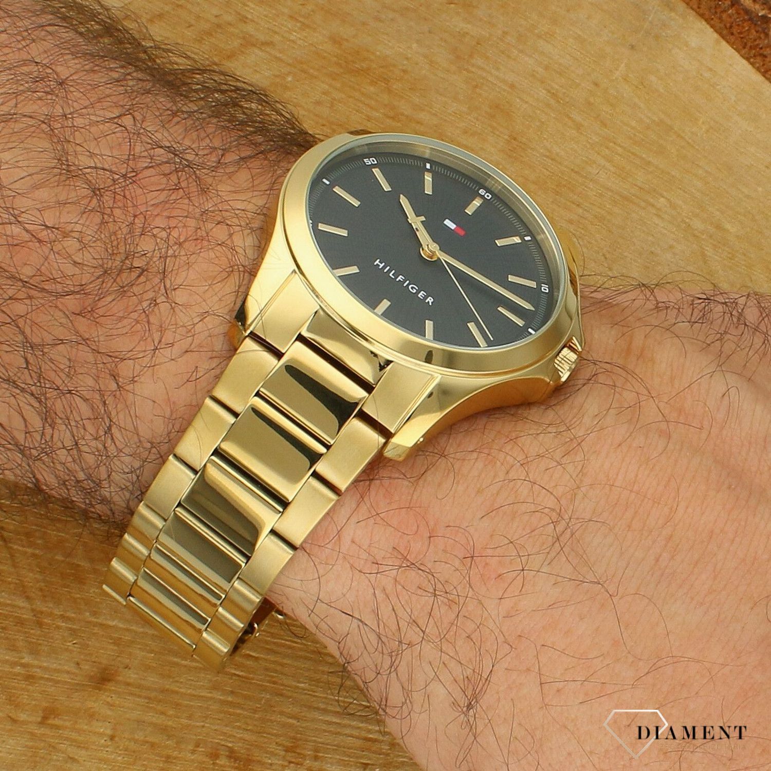 tommy-hilfiger-classic-1792241-meski-zegarek-zloty-czarny.jpg