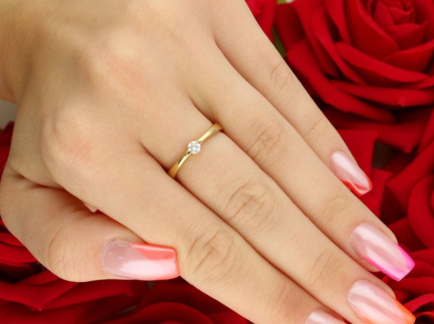 Pierścionek złoty DIAMENT żółte złoto, jeden diament, ponadczasowy 182..jpg