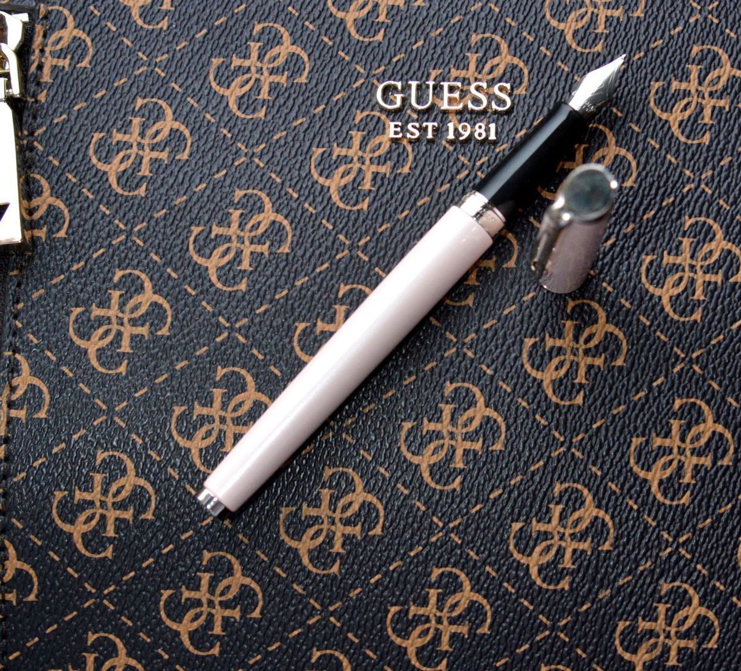 Pióro wieczne Waterman Hémisphère Jasny Róż 1869017.jpg