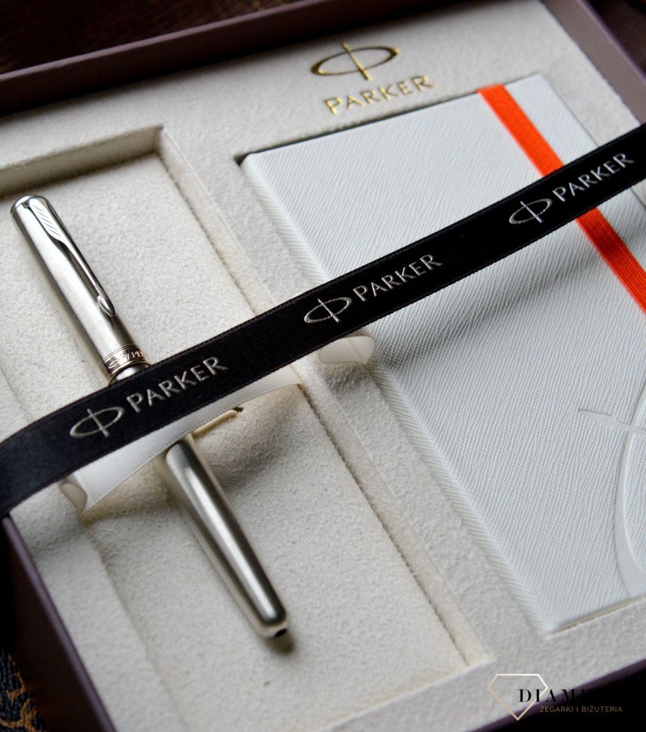 Zestaw Parker Pióro Wieczne z białym Notesem 1889088. Grawer gratis. Prezent dla nauczyciela. Prezent na Komunię z podpisem. ⇨ Artykuły piśmiennicze  (5).JPG