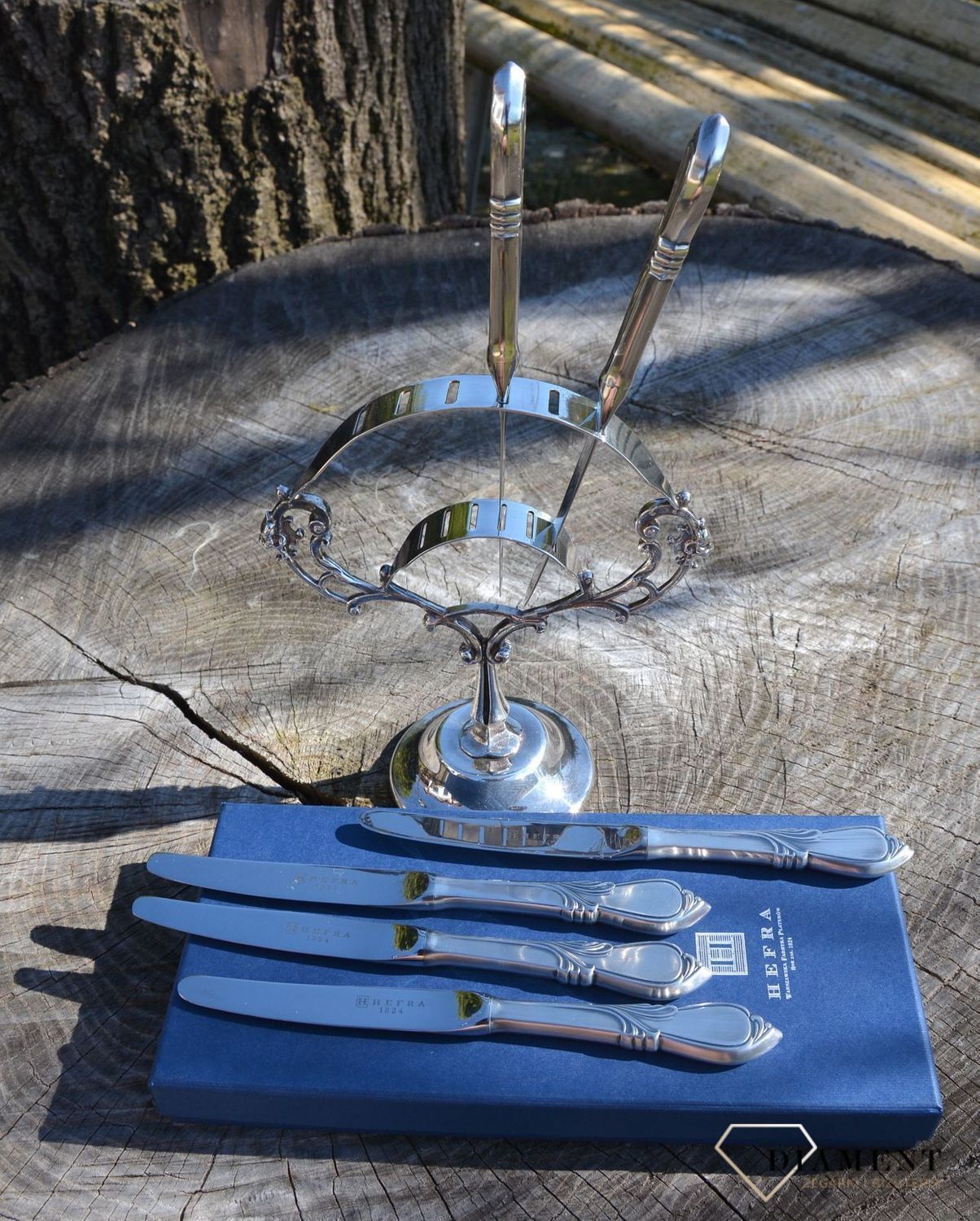 Komplet sześciu noży z podstawką 19-36-P1-24-6D. Elegancki komplet noży zakończony w ozdobny sposób. Świetny komplet noży to również idealny pomysł na prezent. Noże wykonane ze srebra (3).JPG