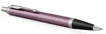 Długopis Parker IM light purple 1931634 to idealny pomysł na prezent z grawerem. Artykuły piśmiennicze na prezent. Świetny upominek marki Parker dla VIP-ów..jpg