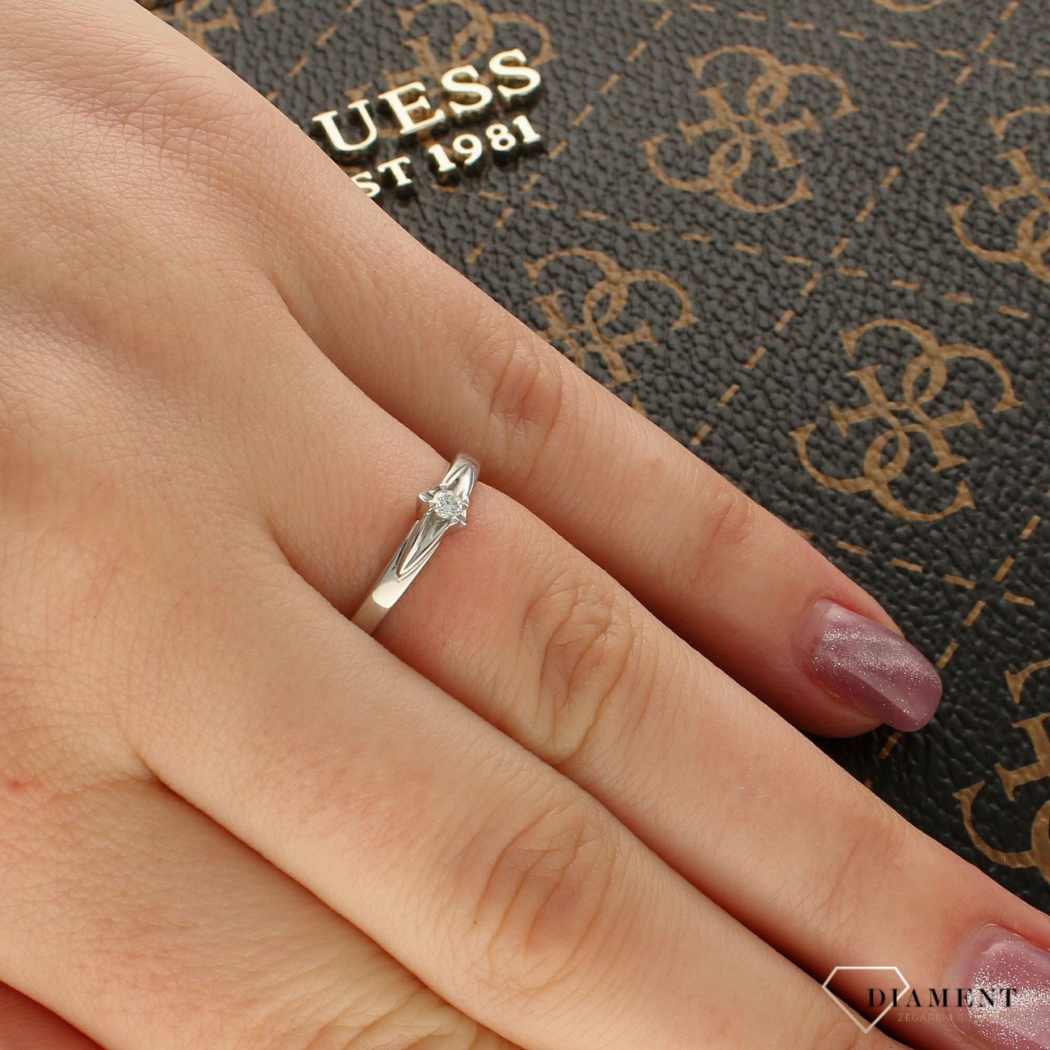 Pierścionek złoty DIAMENT białe złoto, diament, gwiazda.jpg