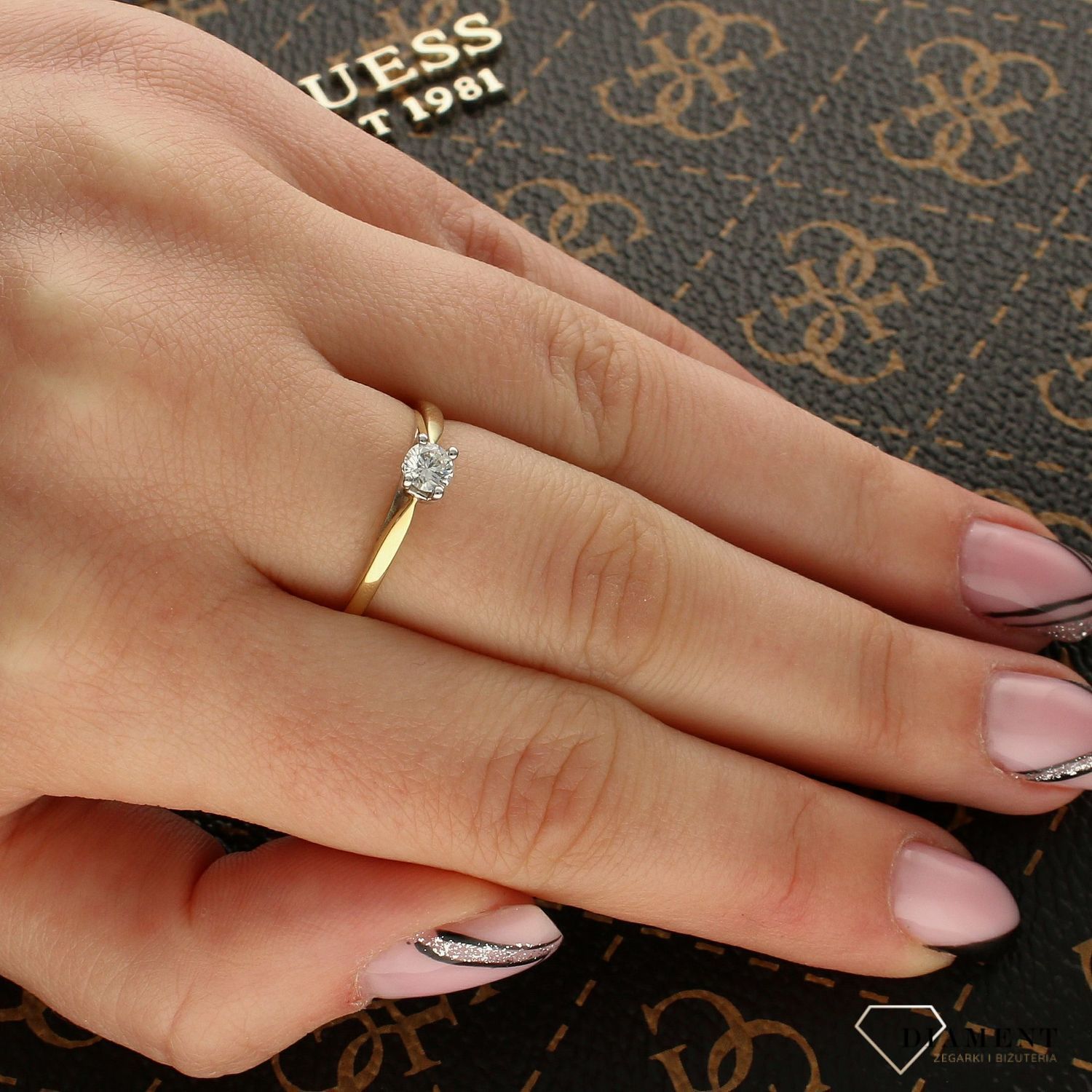 Złoty pierścionek DIAMENT 'Klasyczny na zaręczyny' 194425.jpg