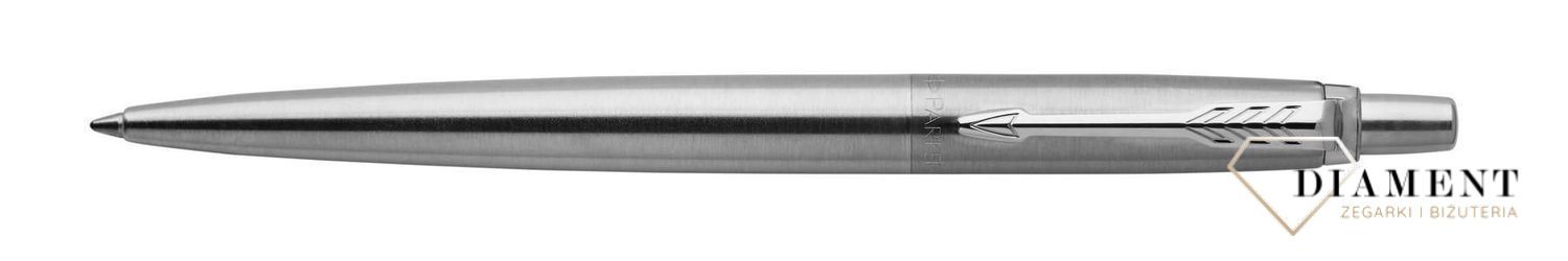 Długopis Stalowy Jotter Parker 1953170 + Etui to idealny pomysł na prezent. Srebrny kolor, klasyczny wygląd i eleganckie etui to niewątpliwie atuty tego zestawu. Artykuły piśmiennicze na prezent..jpg